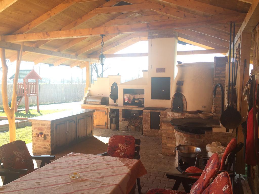 Bibic Vendeghazak Hotel Nagybajom Екстериор снимка