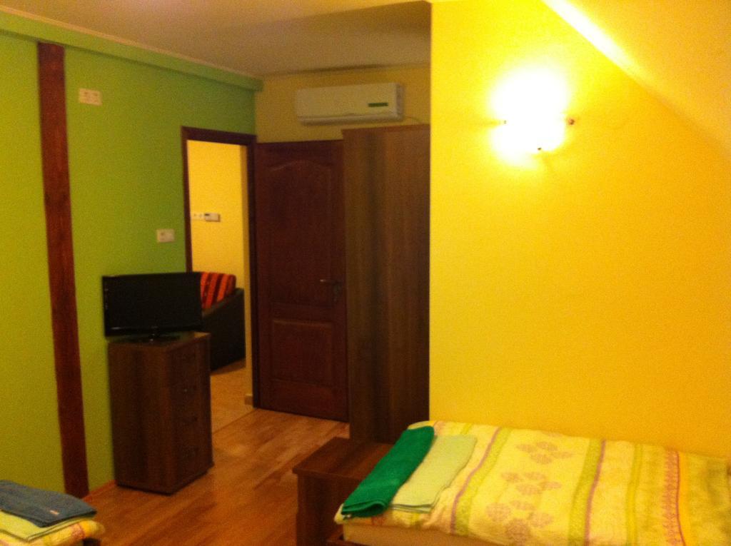 Bibic Vendeghazak Hotel Nagybajom Екстериор снимка