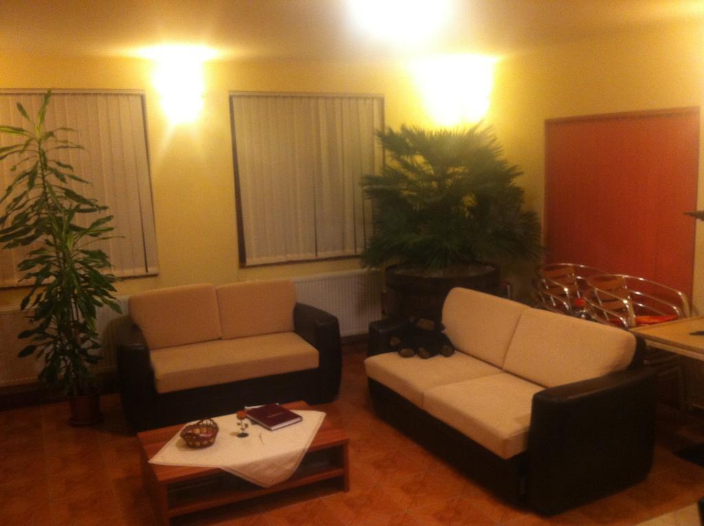 Bibic Vendeghazak Hotel Nagybajom Екстериор снимка