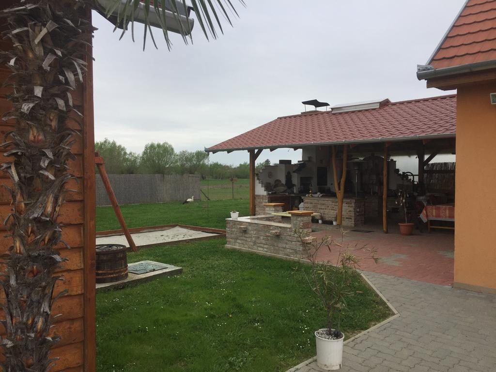 Bibic Vendeghazak Hotel Nagybajom Екстериор снимка