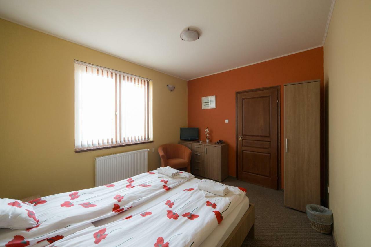 Bibic Vendeghazak Hotel Nagybajom Екстериор снимка