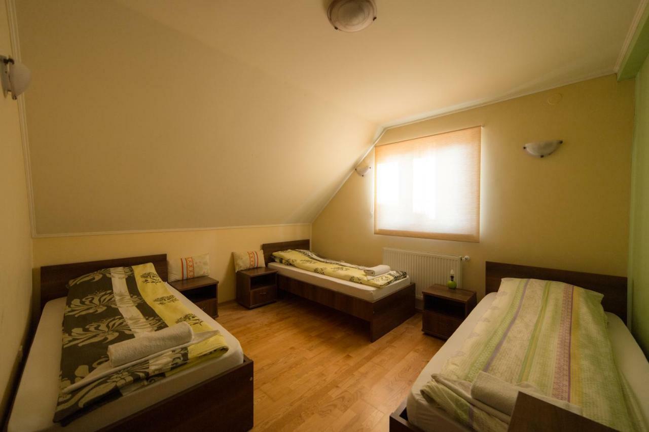 Bibic Vendeghazak Hotel Nagybajom Екстериор снимка