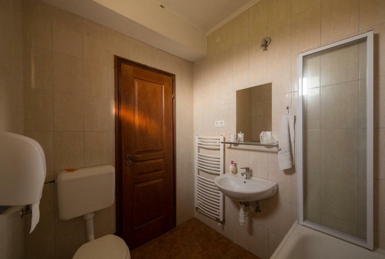 Bibic Vendeghazak Hotel Nagybajom Екстериор снимка