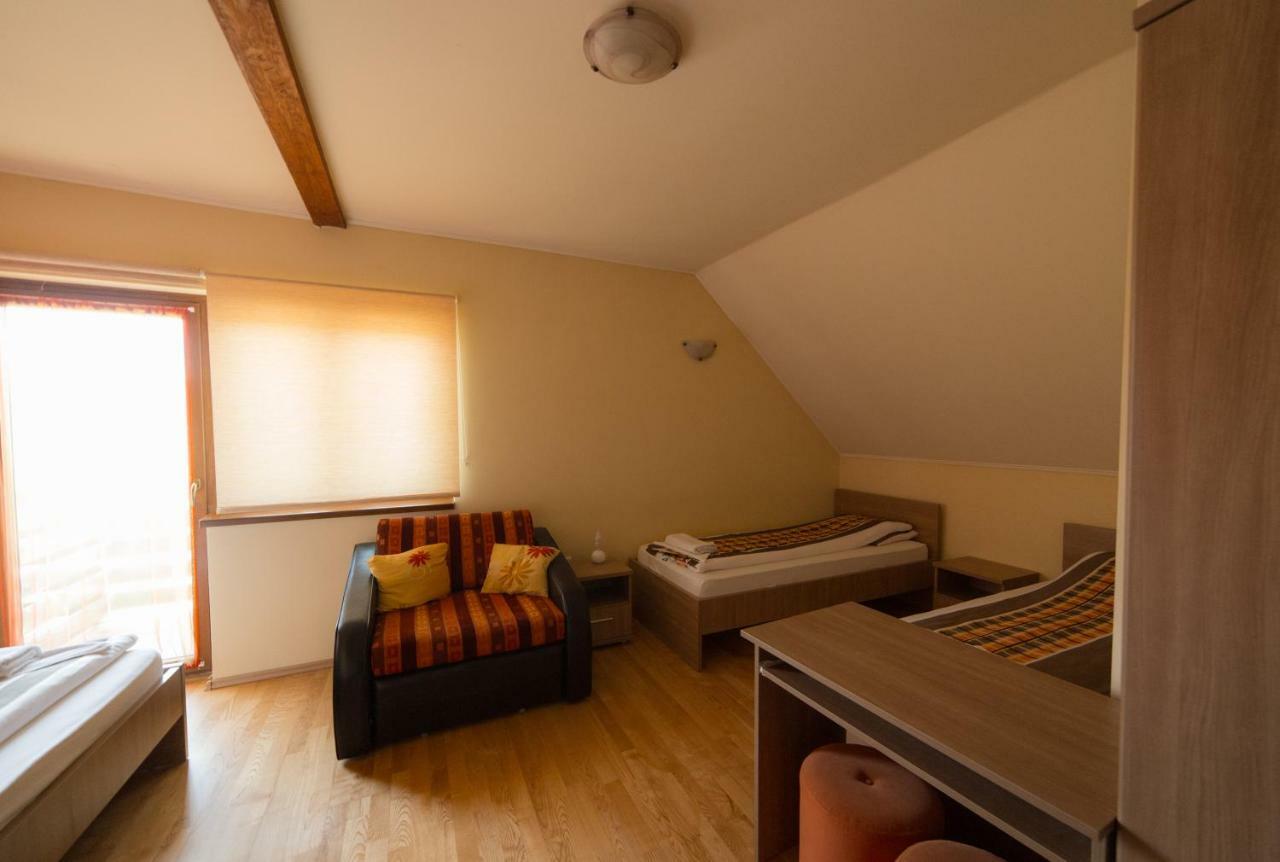 Bibic Vendeghazak Hotel Nagybajom Екстериор снимка