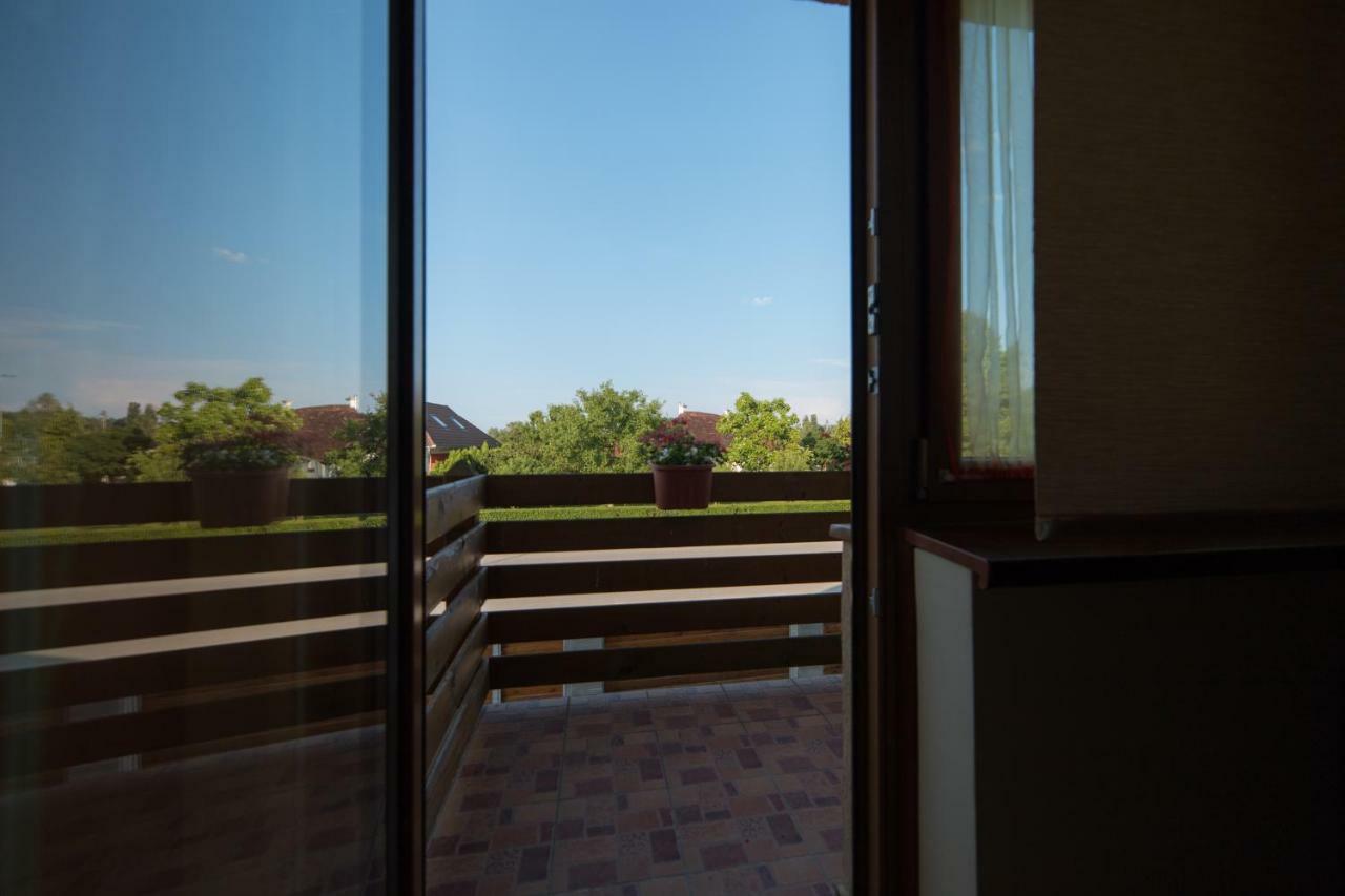 Bibic Vendeghazak Hotel Nagybajom Екстериор снимка